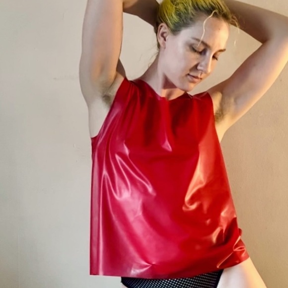 red latex tank by sensitive architecture latex - Picture 9 of 10